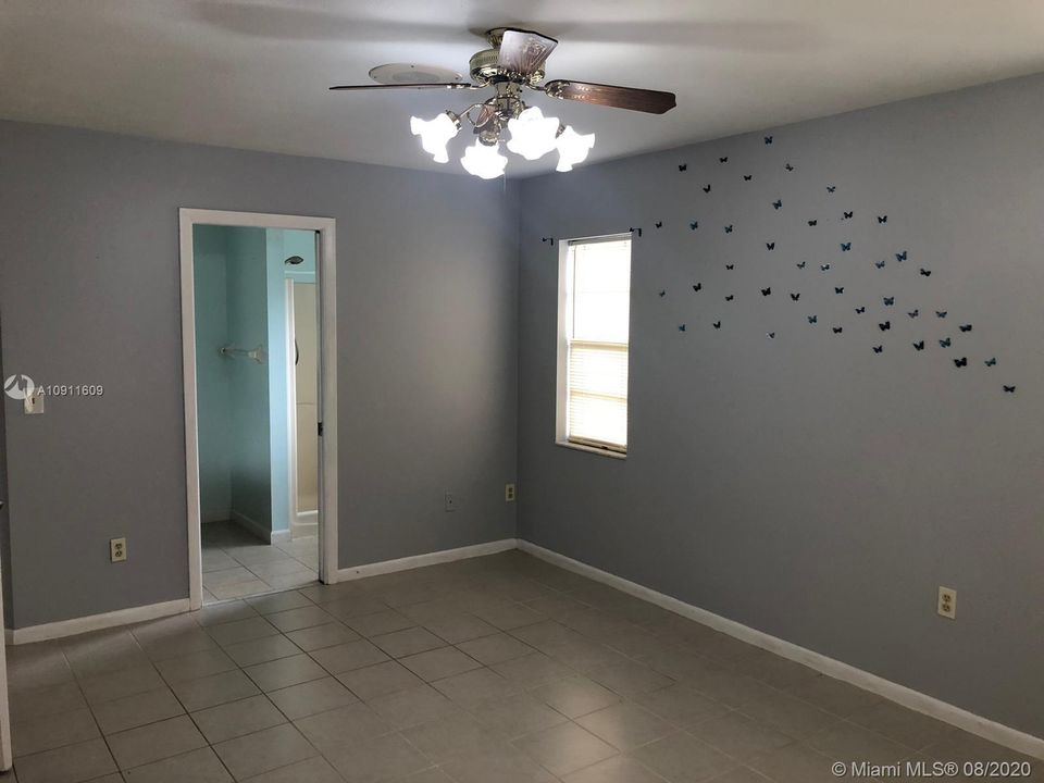 Vendido Recientemente: $215,000 (4 camas, 3 baños, 0 Pies cuadrados)