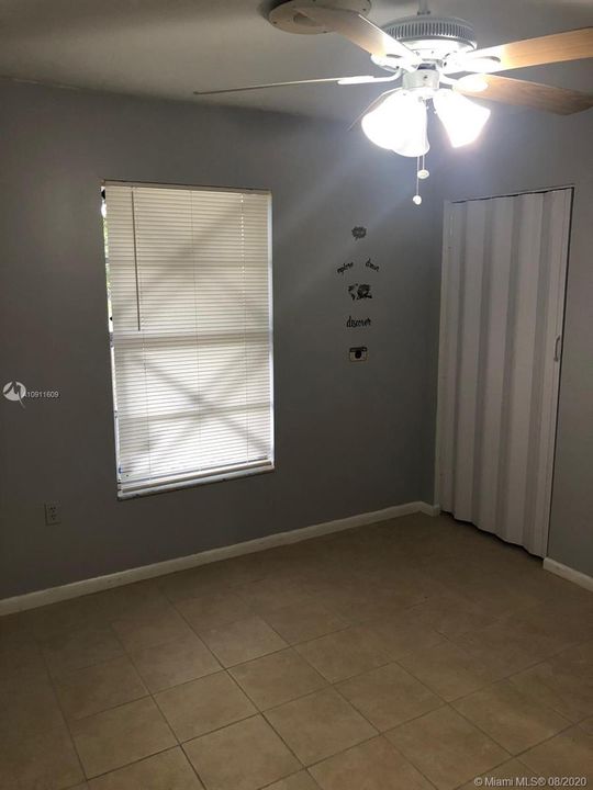Vendido Recientemente: $215,000 (4 camas, 3 baños, 0 Pies cuadrados)