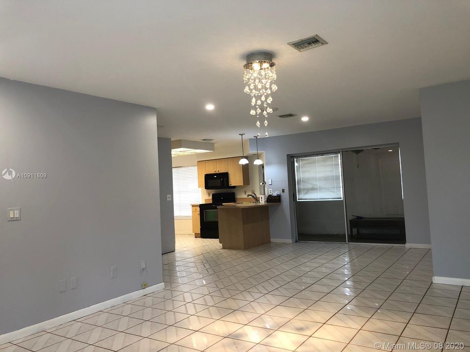 Vendido Recientemente: $215,000 (4 camas, 3 baños, 0 Pies cuadrados)