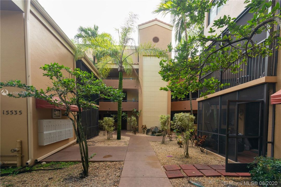 Vendido Recientemente: $280,000 (2 camas, 2 baños, 1240 Pies cuadrados)