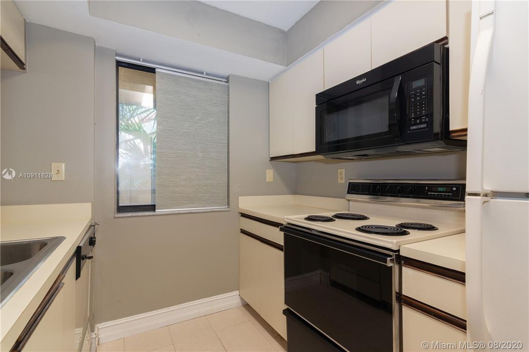 Vendido Recientemente: $280,000 (2 camas, 2 baños, 1240 Pies cuadrados)
