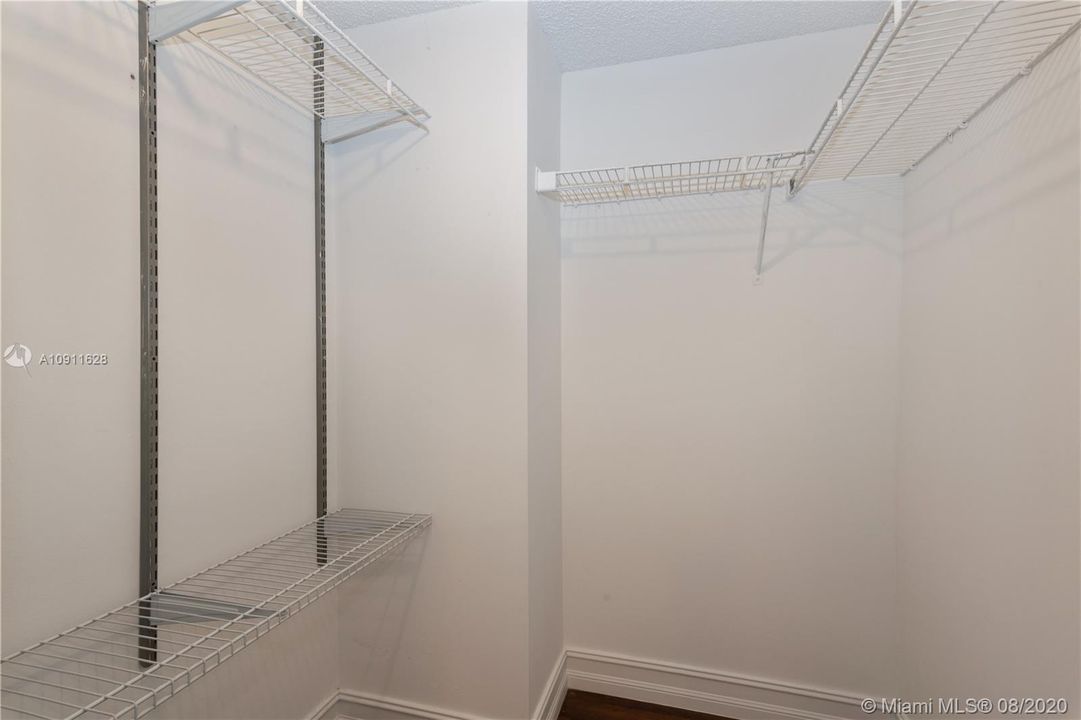 Vendido Recientemente: $280,000 (2 camas, 2 baños, 1240 Pies cuadrados)