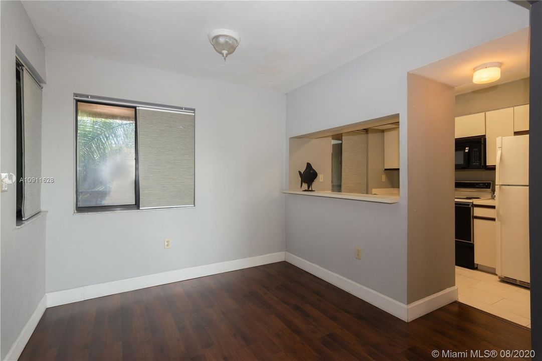 Vendido Recientemente: $280,000 (2 camas, 2 baños, 1240 Pies cuadrados)