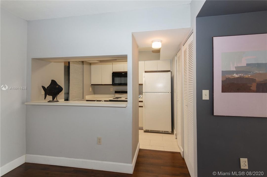 Vendido Recientemente: $280,000 (2 camas, 2 baños, 1240 Pies cuadrados)