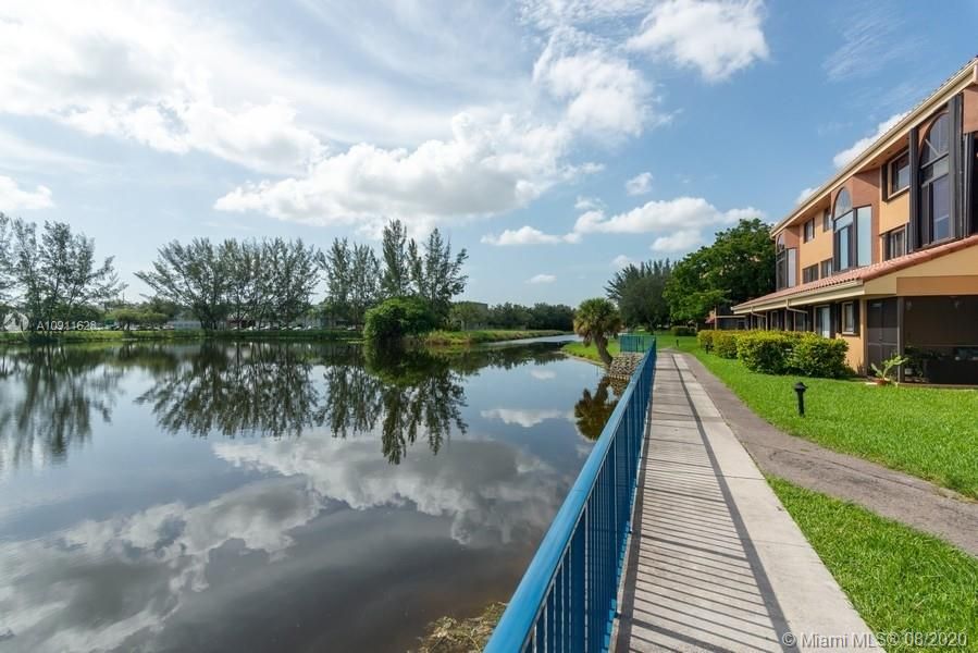 Vendido Recientemente: $280,000 (2 camas, 2 baños, 1240 Pies cuadrados)