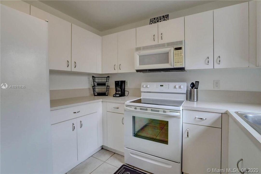 Recently Rented: $2,000 (2 beds, 2 baths, 1123 Square Feet)