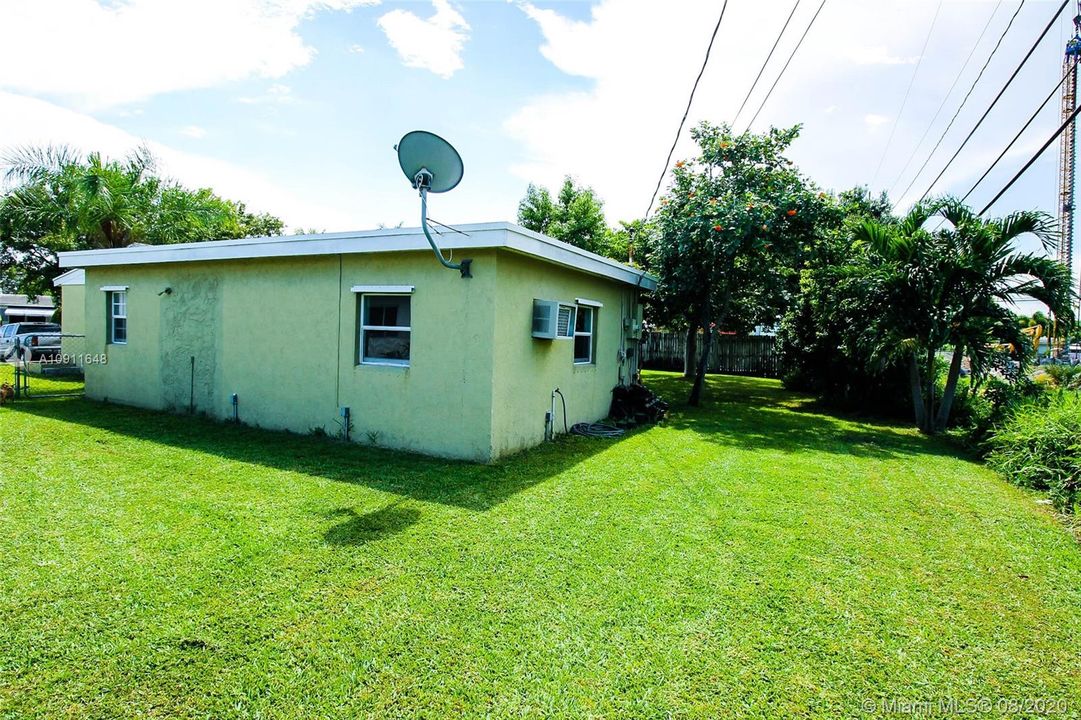 Recently Sold: $275,000 (3 beds, 2 baths, 1516 Square Feet)