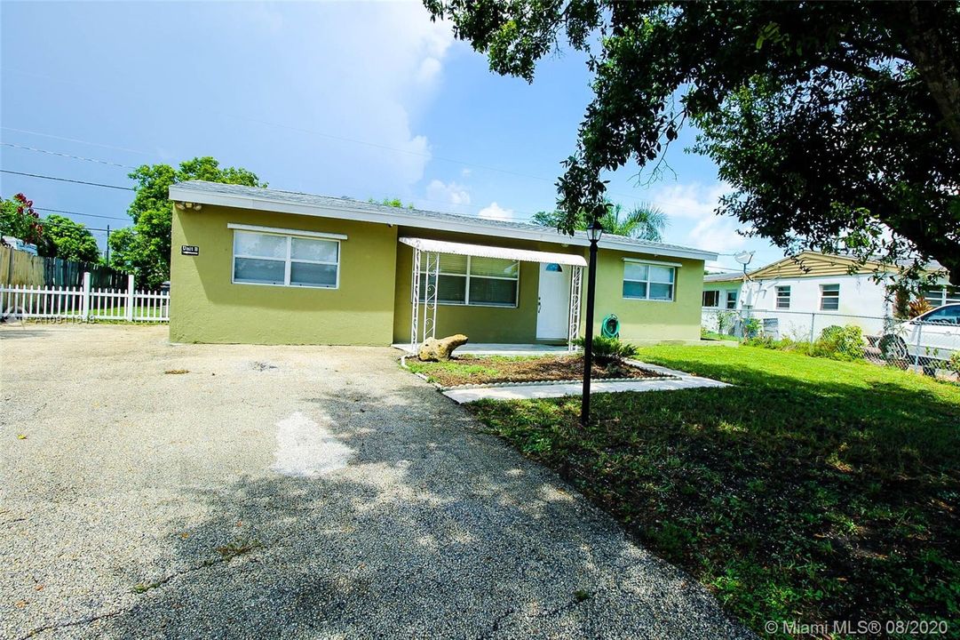Recently Sold: $275,000 (3 beds, 2 baths, 1516 Square Feet)