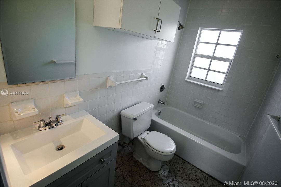 Recently Sold: $275,000 (3 beds, 2 baths, 1516 Square Feet)