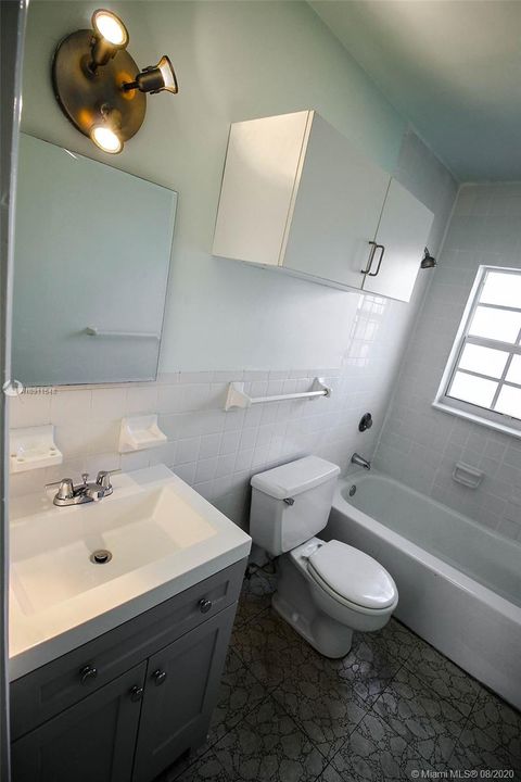Recently Sold: $275,000 (3 beds, 2 baths, 1516 Square Feet)