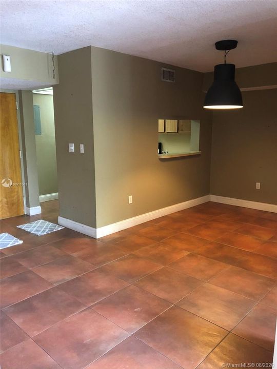 Recently Sold: $155,000 (2 beds, 2 baths, 898 Square Feet)
