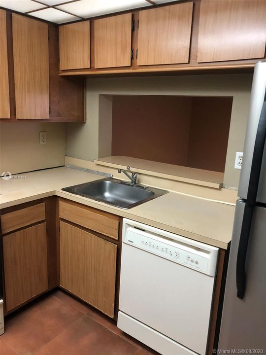 Recently Sold: $155,000 (2 beds, 2 baths, 898 Square Feet)