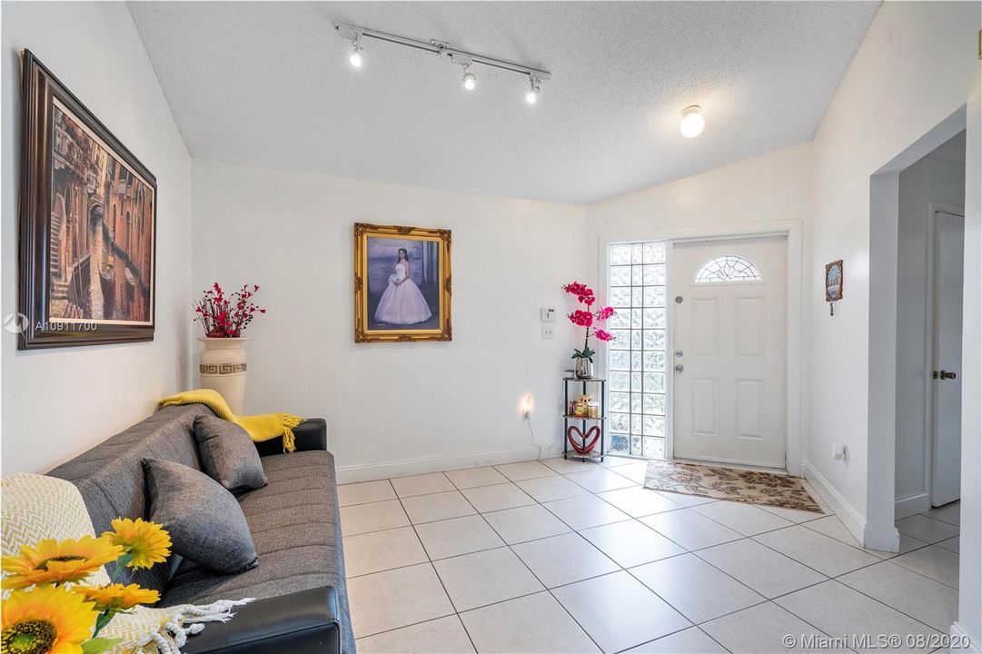 Recently Sold: $385,000 (3 beds, 2 baths, 1692 Square Feet)
