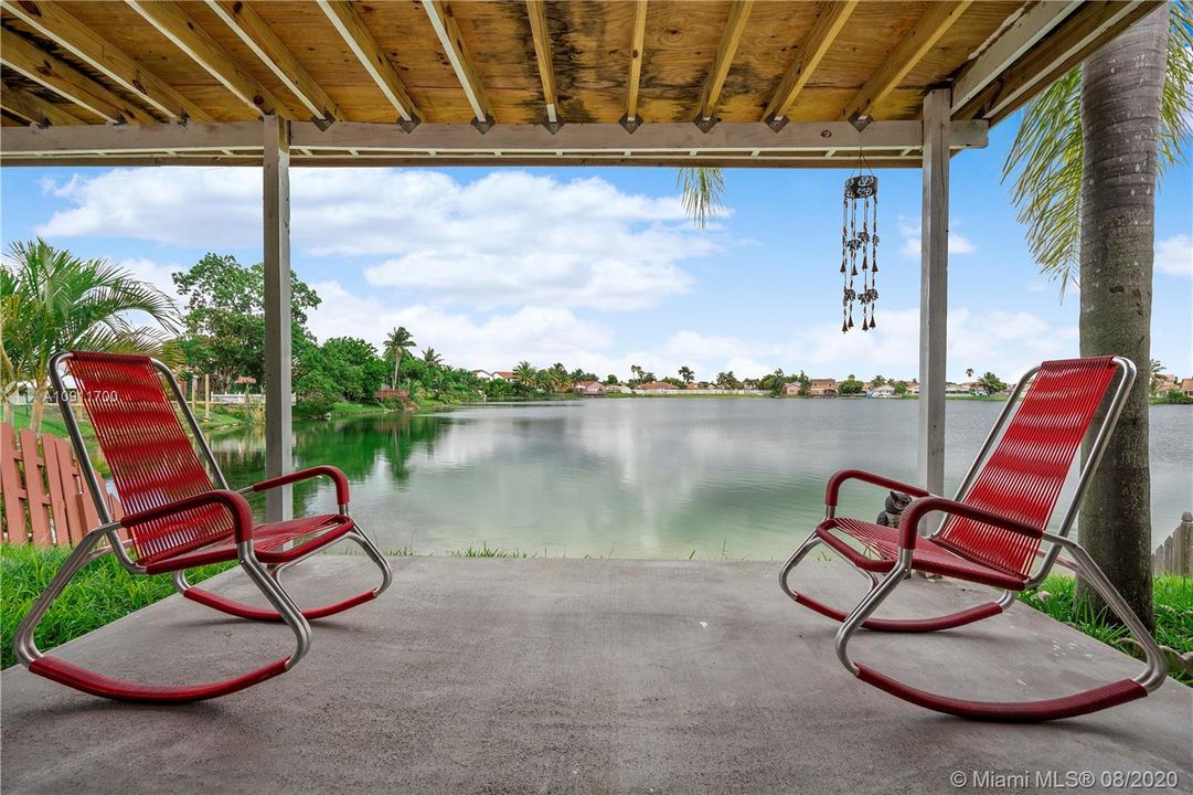 Recently Sold: $385,000 (3 beds, 2 baths, 1692 Square Feet)