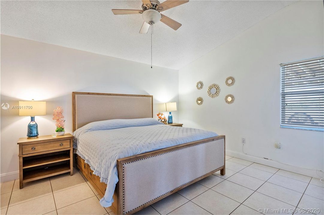 Recently Sold: $385,000 (3 beds, 2 baths, 1692 Square Feet)