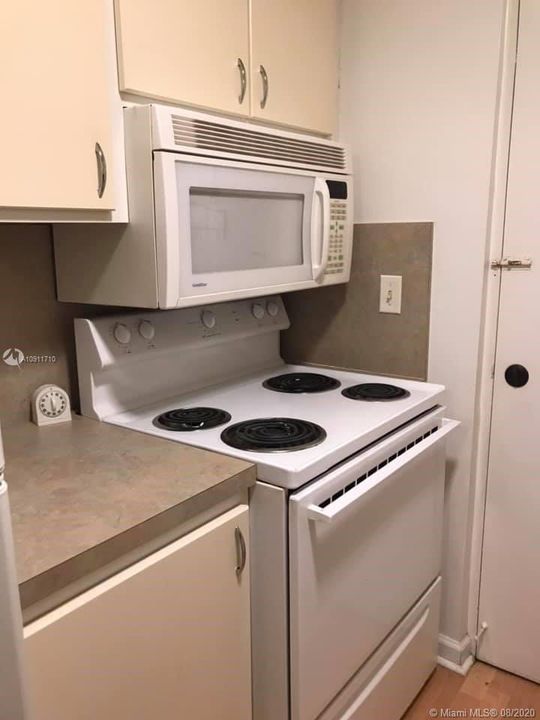 Recently Rented: $1,050 (1 beds, 1 baths, 535 Square Feet)