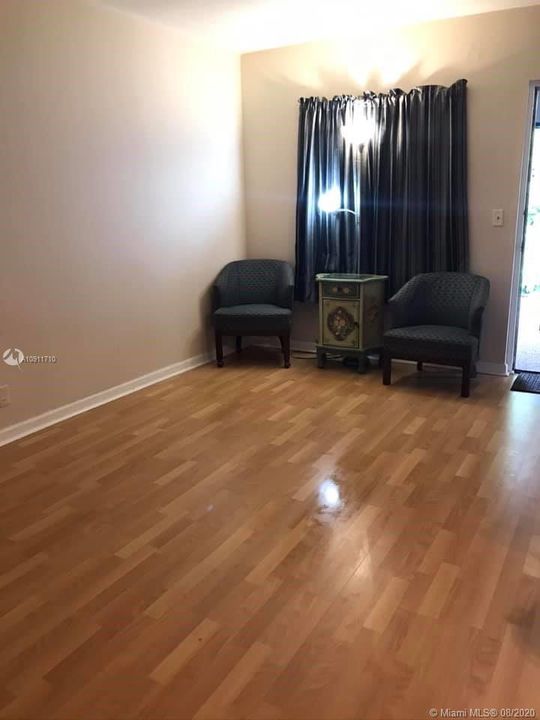 Recently Rented: $1,050 (1 beds, 1 baths, 535 Square Feet)