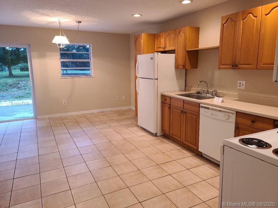 Recently Rented: $1,200 (3 beds, 1 baths, 2146 Square Feet)