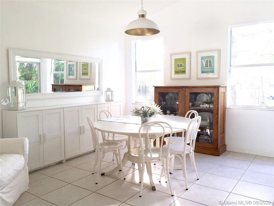 Recently Sold: $422,000 (3 beds, 2 baths, 1505 Square Feet)