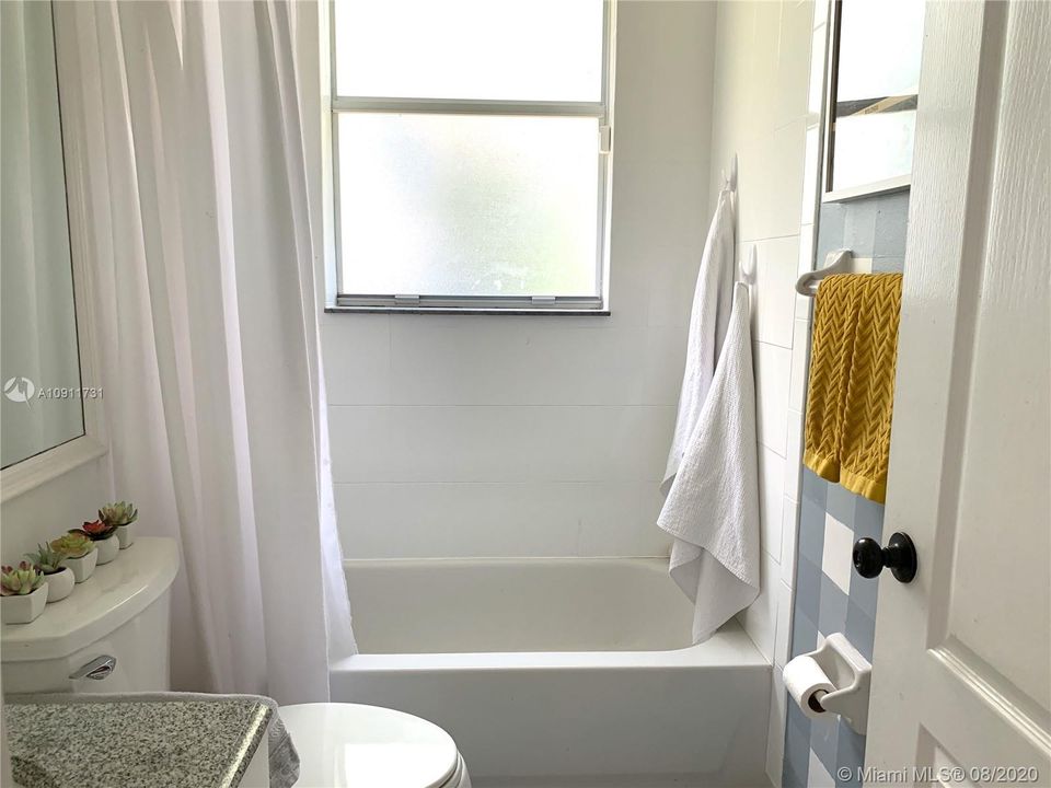 Recently Sold: $422,000 (3 beds, 2 baths, 1505 Square Feet)