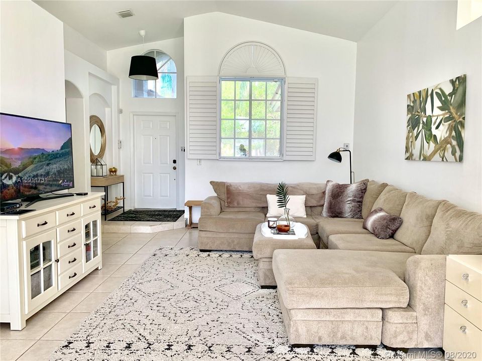 Recently Sold: $422,000 (3 beds, 2 baths, 1505 Square Feet)