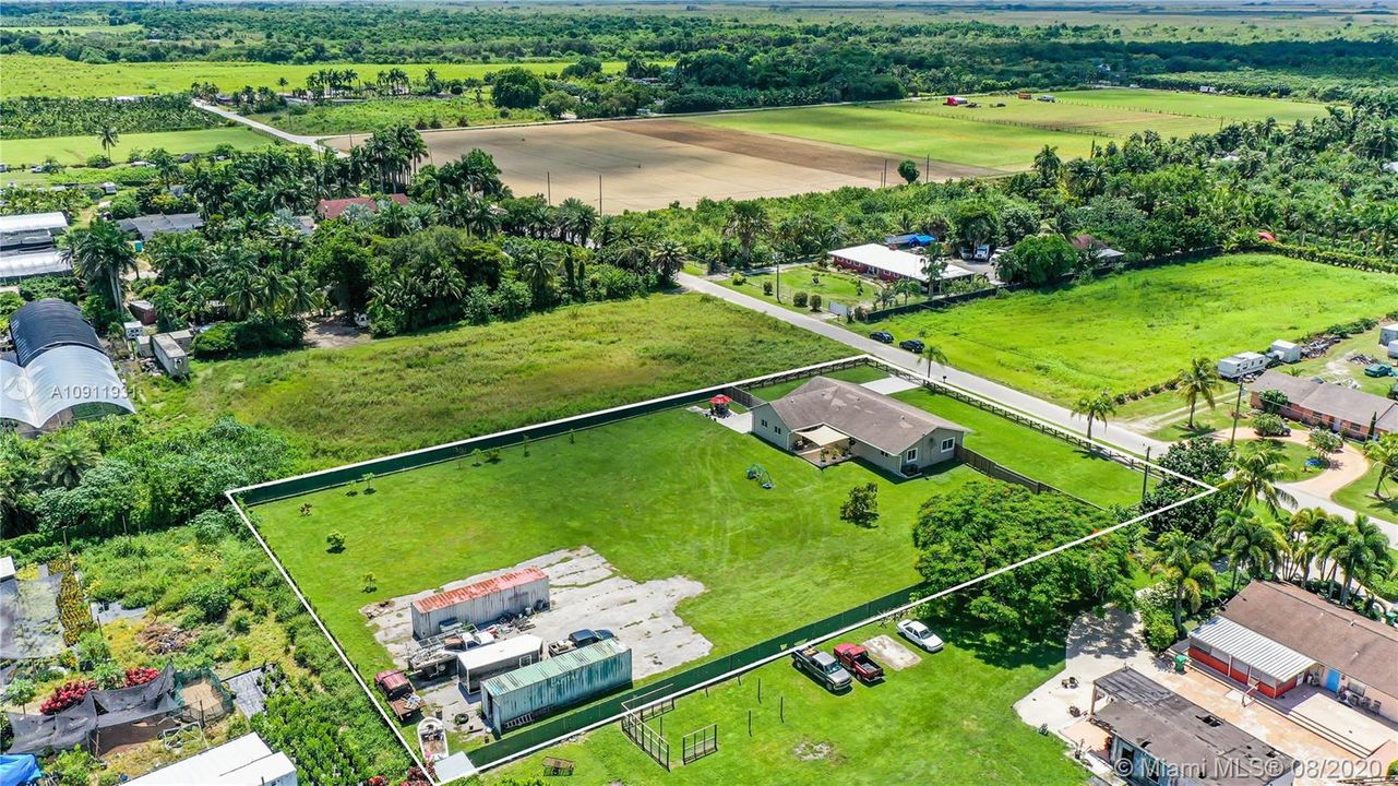 Vendido Recientemente: $699,998 (4 camas, 3 baños, 0 Pies cuadrados)