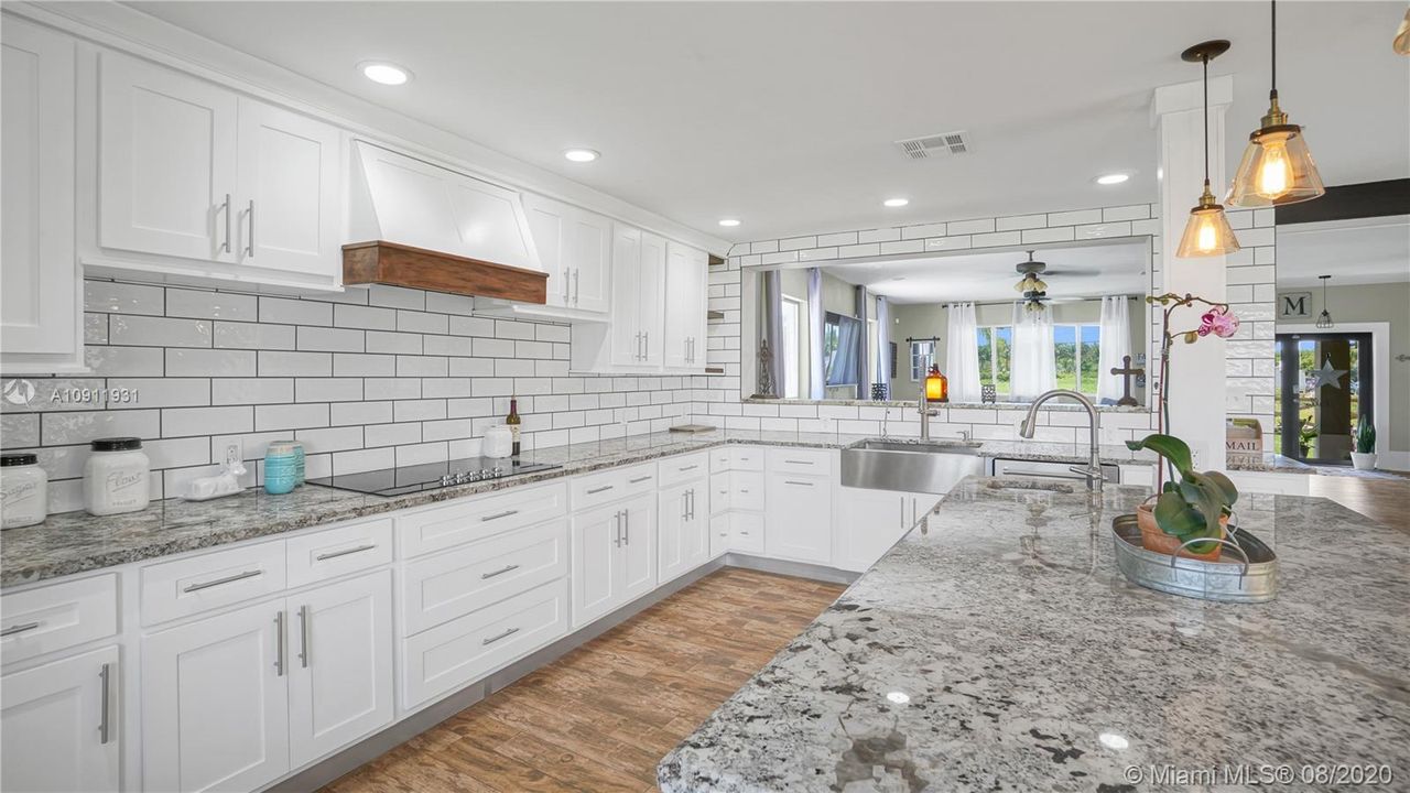 Vendido Recientemente: $699,998 (4 camas, 3 baños, 0 Pies cuadrados)