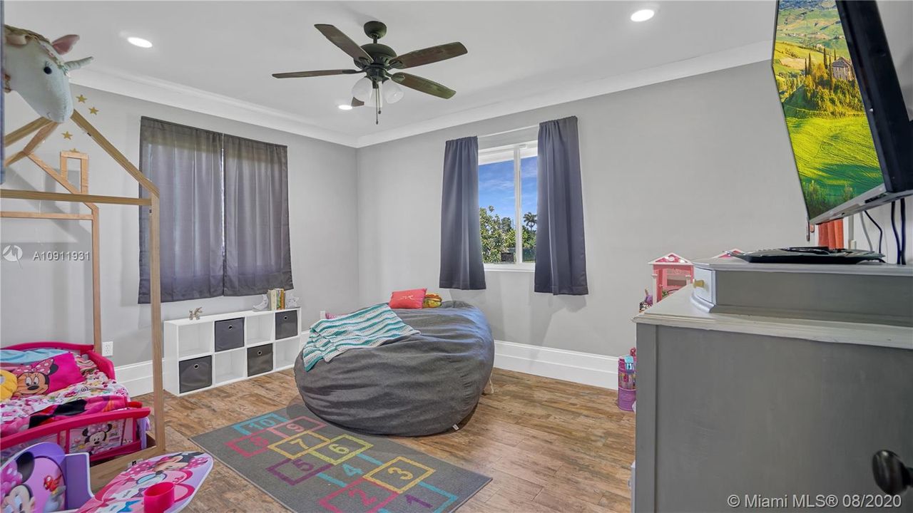 Vendido Recientemente: $699,998 (4 camas, 3 baños, 0 Pies cuadrados)