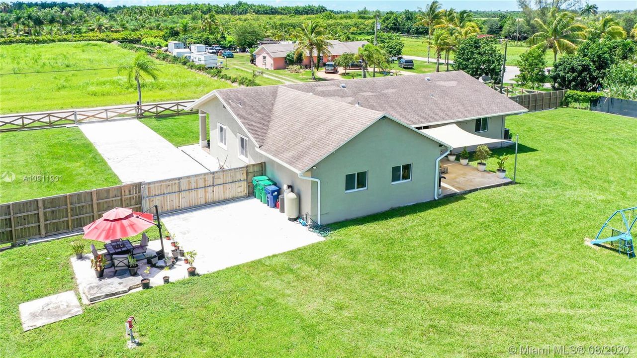 Vendido Recientemente: $699,998 (4 camas, 3 baños, 0 Pies cuadrados)