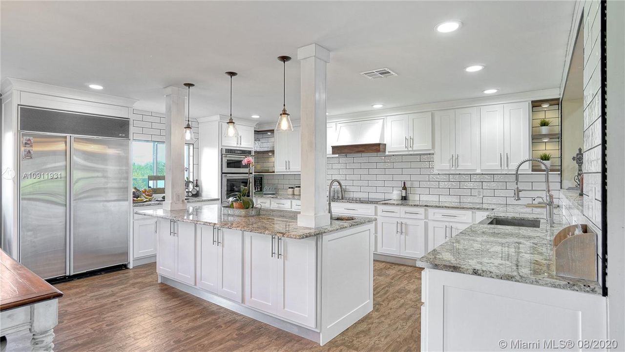 Vendido Recientemente: $699,998 (4 camas, 3 baños, 0 Pies cuadrados)