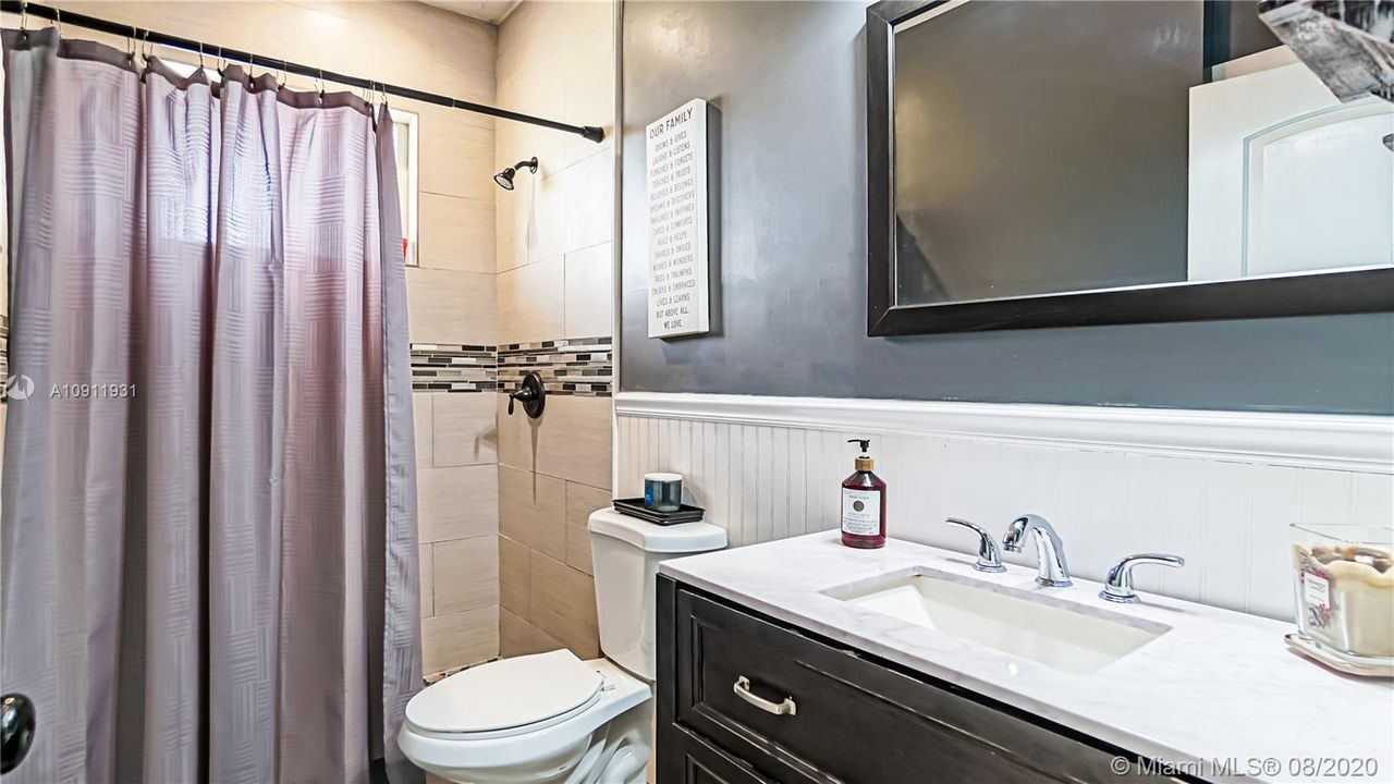 Vendido Recientemente: $699,998 (4 camas, 3 baños, 0 Pies cuadrados)