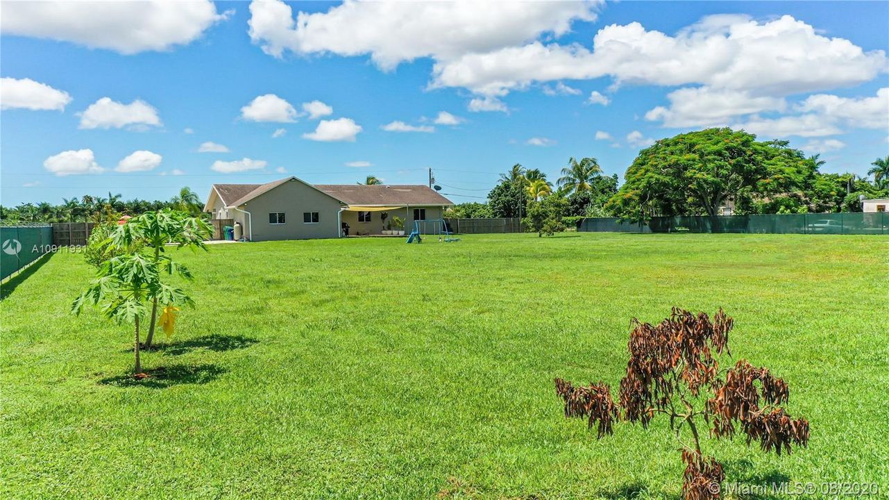 Vendido Recientemente: $699,998 (4 camas, 3 baños, 0 Pies cuadrados)