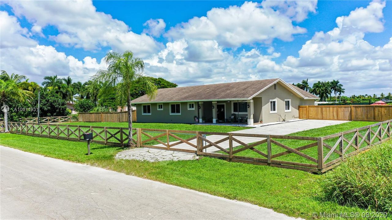 Vendido Recientemente: $699,998 (4 camas, 3 baños, 0 Pies cuadrados)