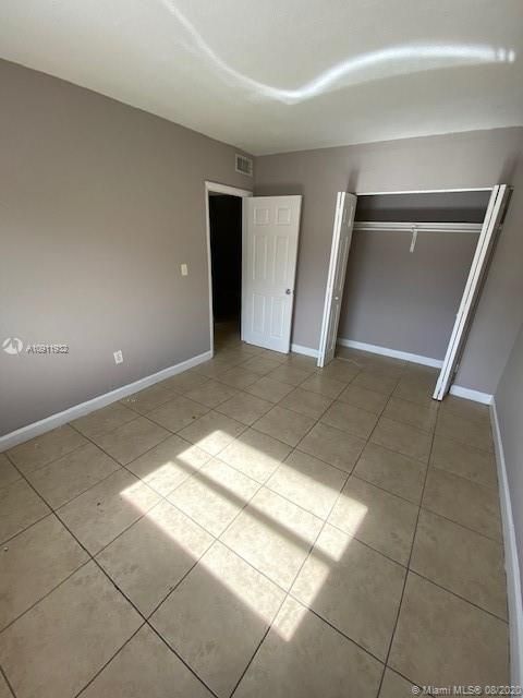 Recently Rented: $1,350 (2 beds, 1 baths, 797 Square Feet)