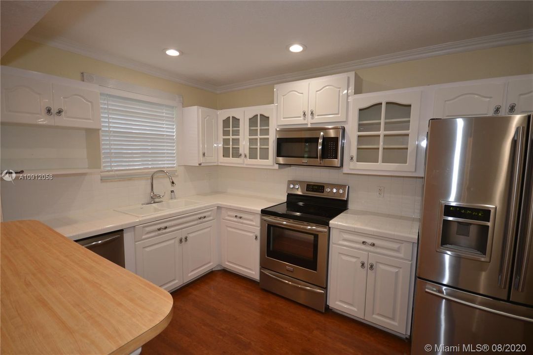 Recently Rented: $2,600 (4 beds, 2 baths, 1458 Square Feet)