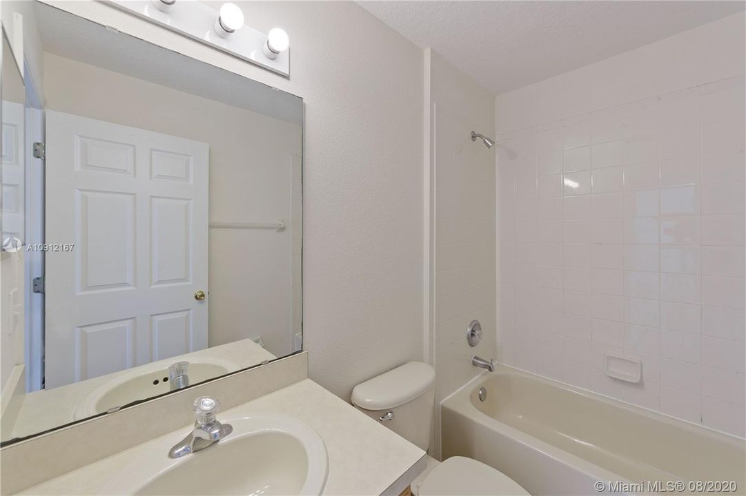 Recently Sold: $214,900 (3 beds, 2 baths, 1240 Square Feet)