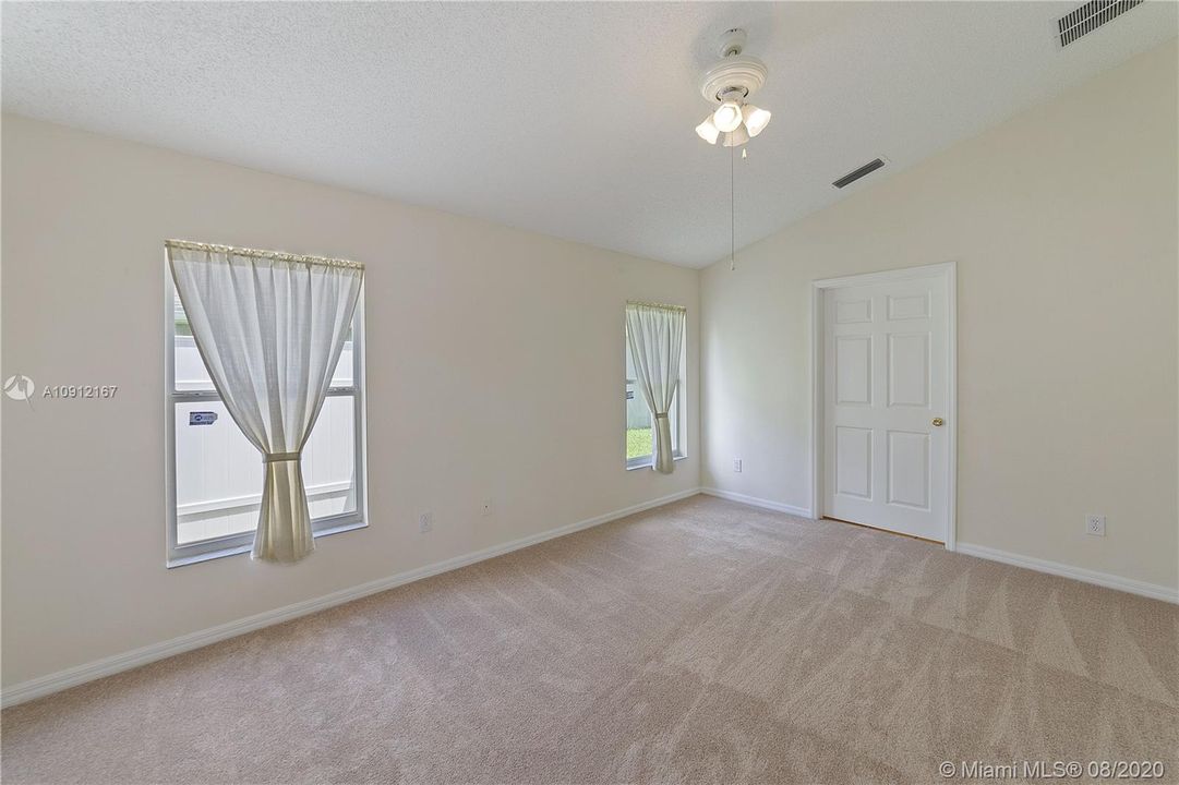 Recently Sold: $214,900 (3 beds, 2 baths, 1240 Square Feet)