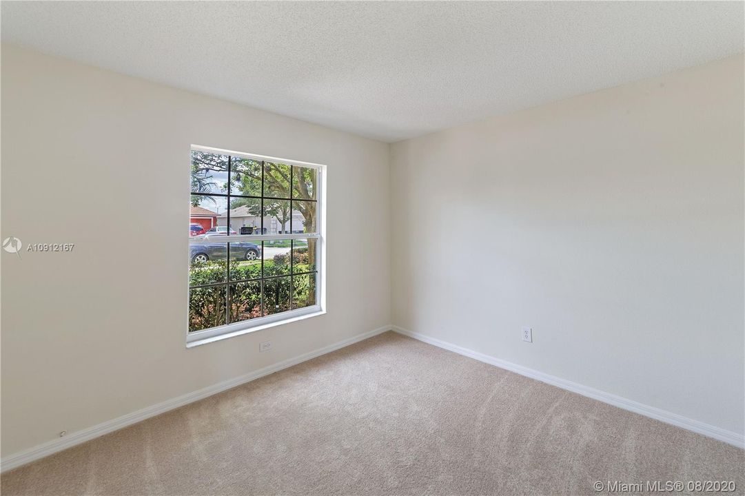 Recently Sold: $214,900 (3 beds, 2 baths, 1240 Square Feet)