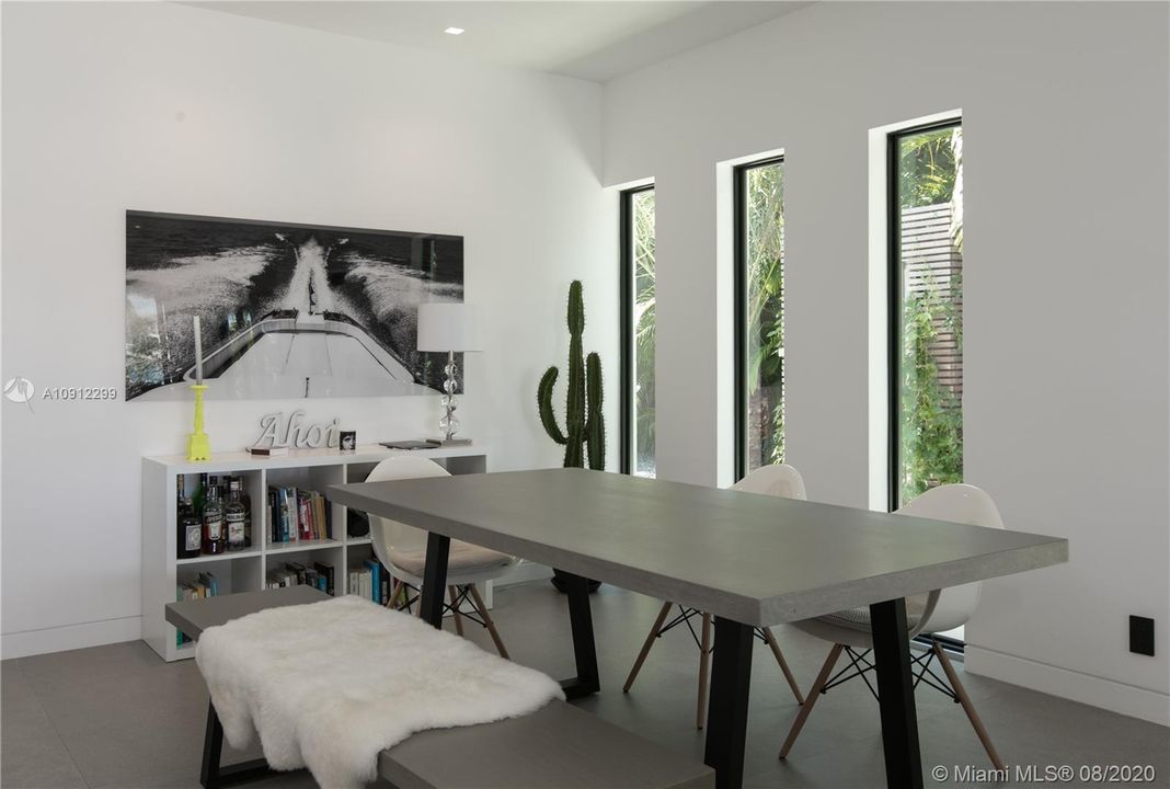 Recently Rented: $14,000 (2 beds, 2 baths, 1664 Square Feet)