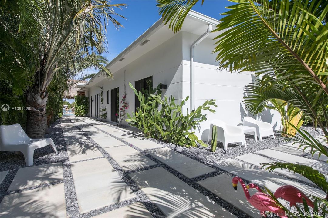 Recently Rented: $14,000 (2 beds, 2 baths, 1664 Square Feet)