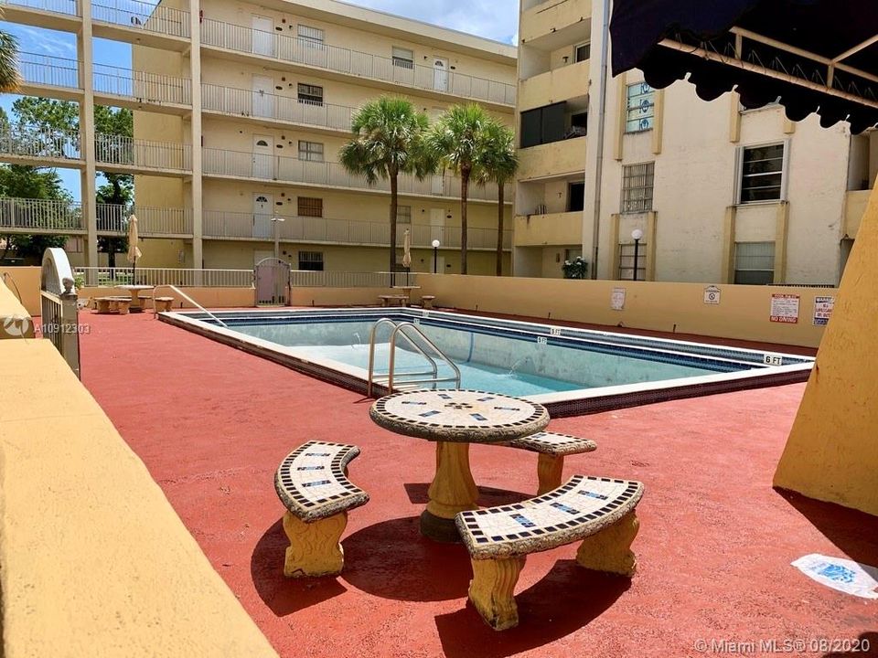 Recently Sold: $109,999 (1 beds, 1 baths, 760 Square Feet)