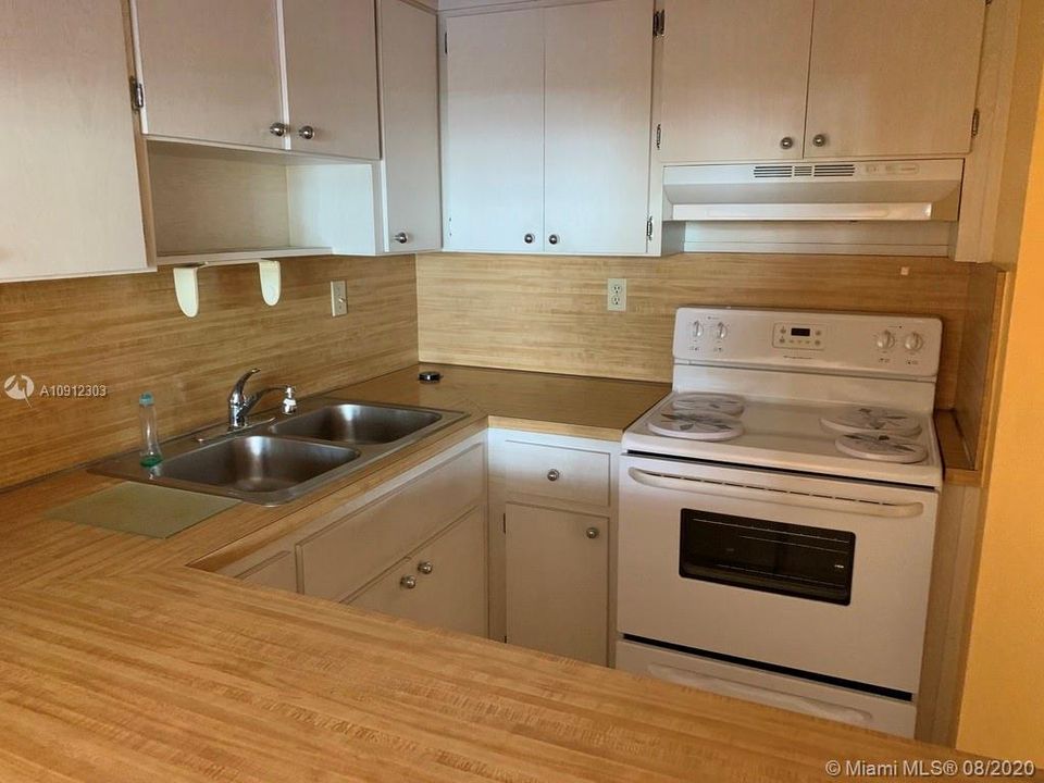 Recently Sold: $109,999 (1 beds, 1 baths, 760 Square Feet)