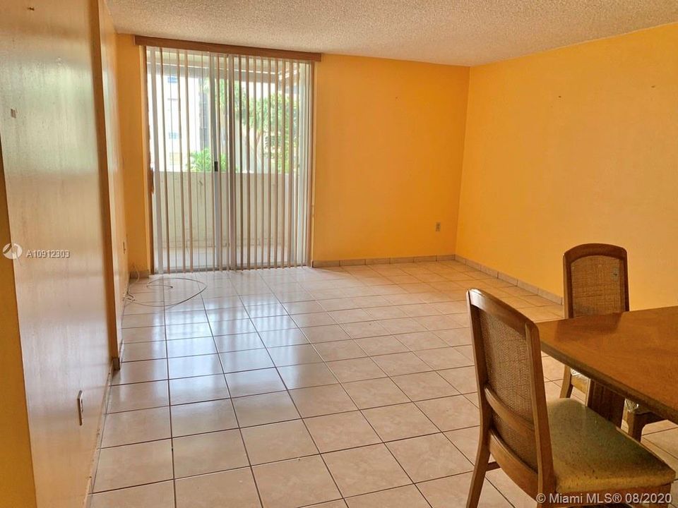 Recently Sold: $109,999 (1 beds, 1 baths, 760 Square Feet)