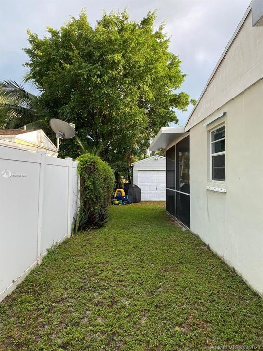 Recently Sold: $368,500 (3 beds, 1 baths, 1146 Square Feet)