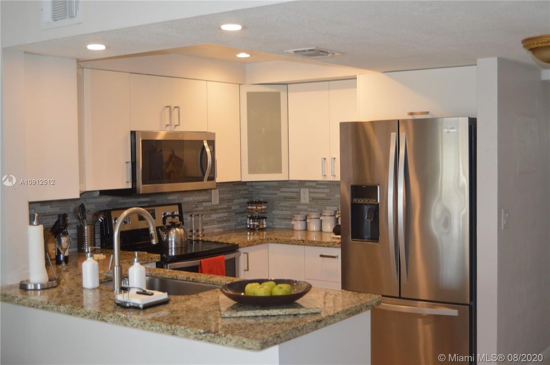 Недавно продано: $249,950 (3 спален, 2 ванн, 1400 Квадратных фут)