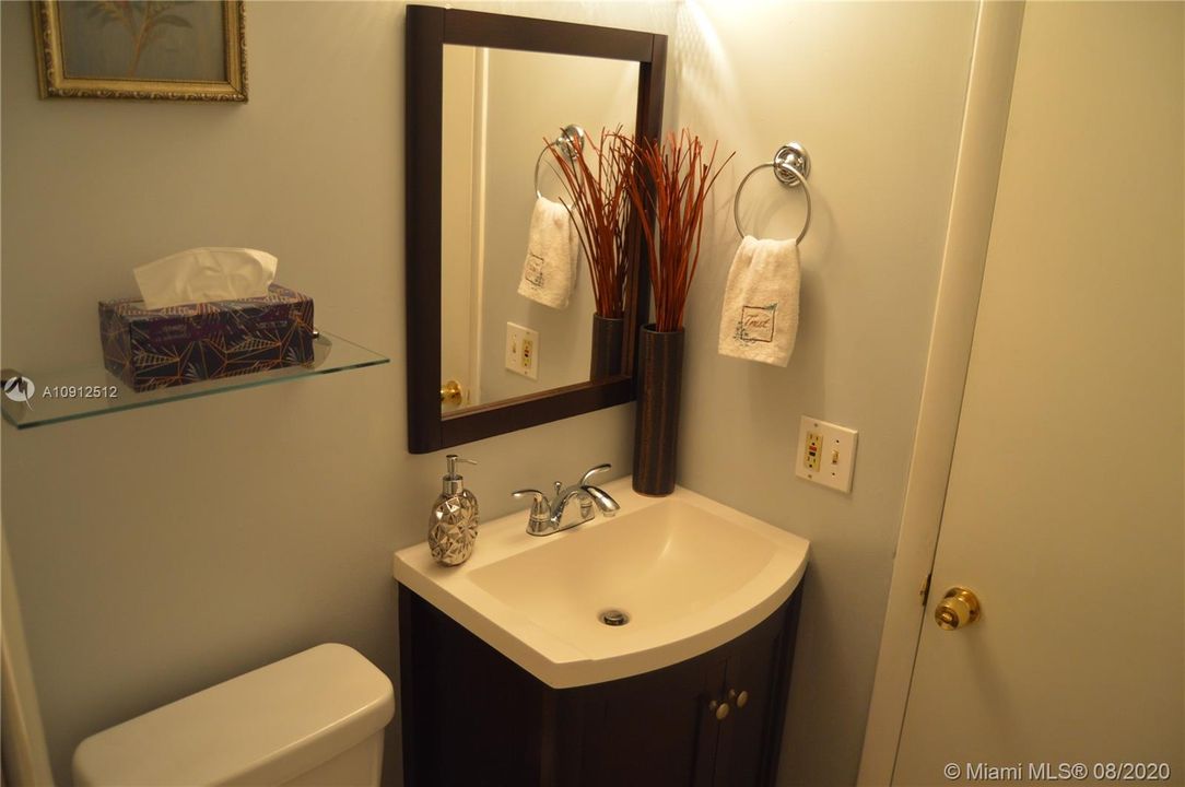 Недавно продано: $249,950 (3 спален, 2 ванн, 1400 Квадратных фут)