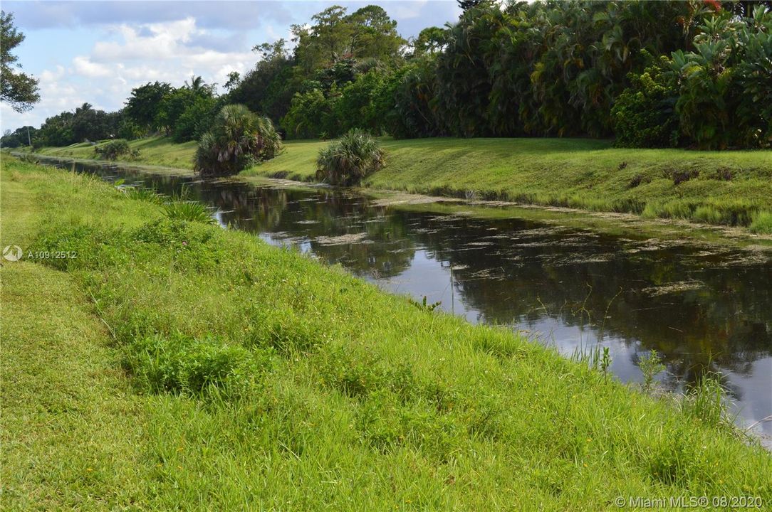 Недавно продано: $249,950 (3 спален, 2 ванн, 1400 Квадратных фут)