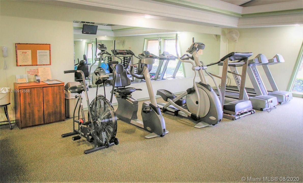 最近售出: $180,000 (2 贝兹, 2 浴室, 1044 平方英尺)