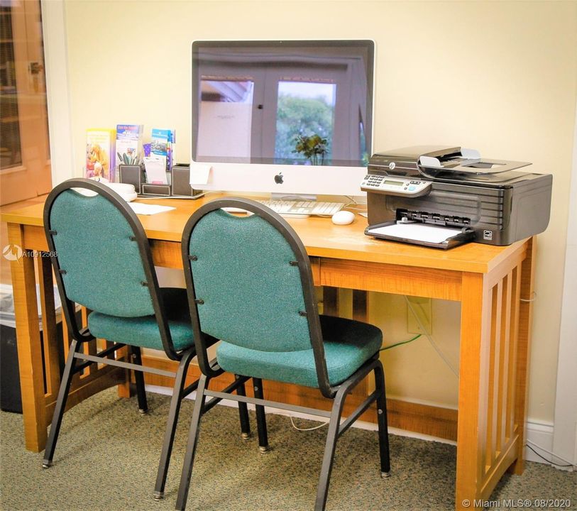 最近售出: $180,000 (2 贝兹, 2 浴室, 1044 平方英尺)