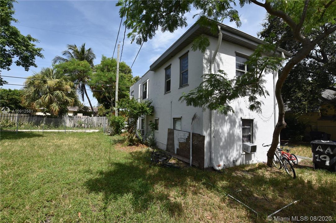 最近售出: $305,000 (0 贝兹, 0 浴室, 2320 平方英尺)